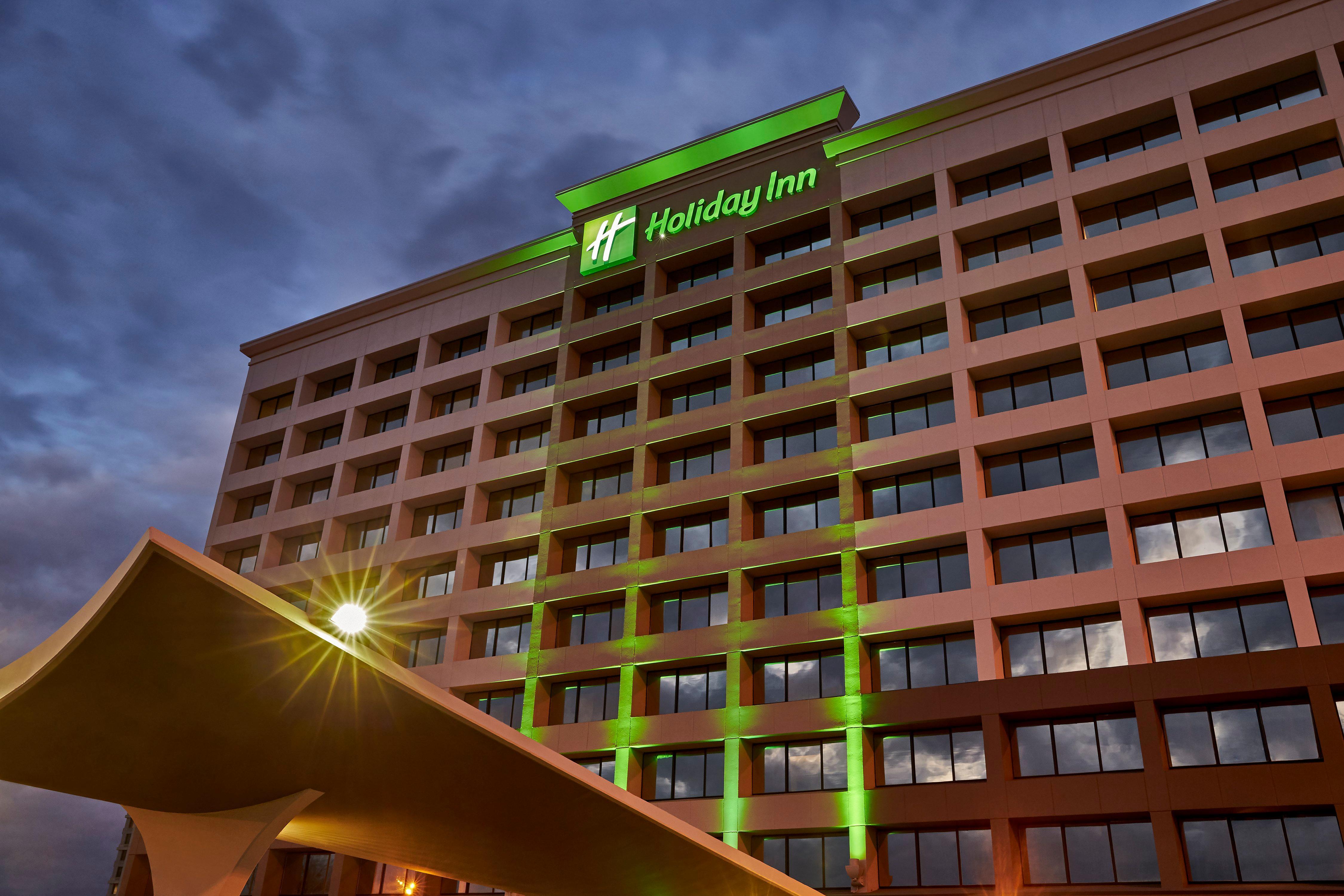 Holiday Inn Alexandria At Carlyle By Ihg Exterior foto