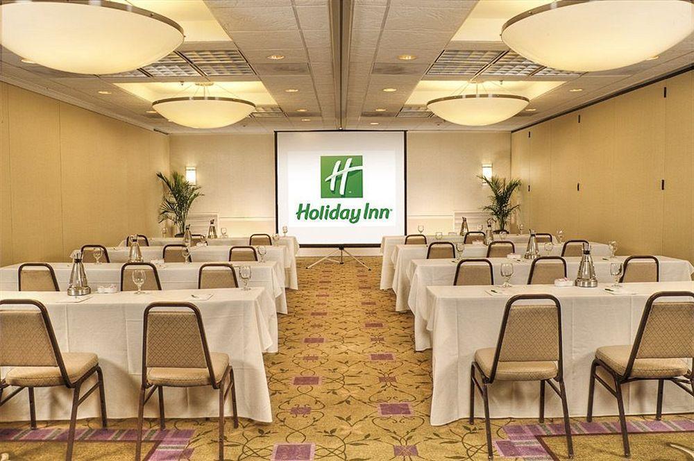 Holiday Inn Alexandria At Carlyle By Ihg Exterior foto